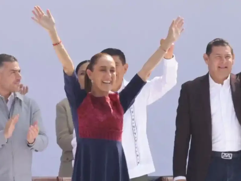 Armenta asiste a la celebración de los 7 años de la Cuarta Transformación.