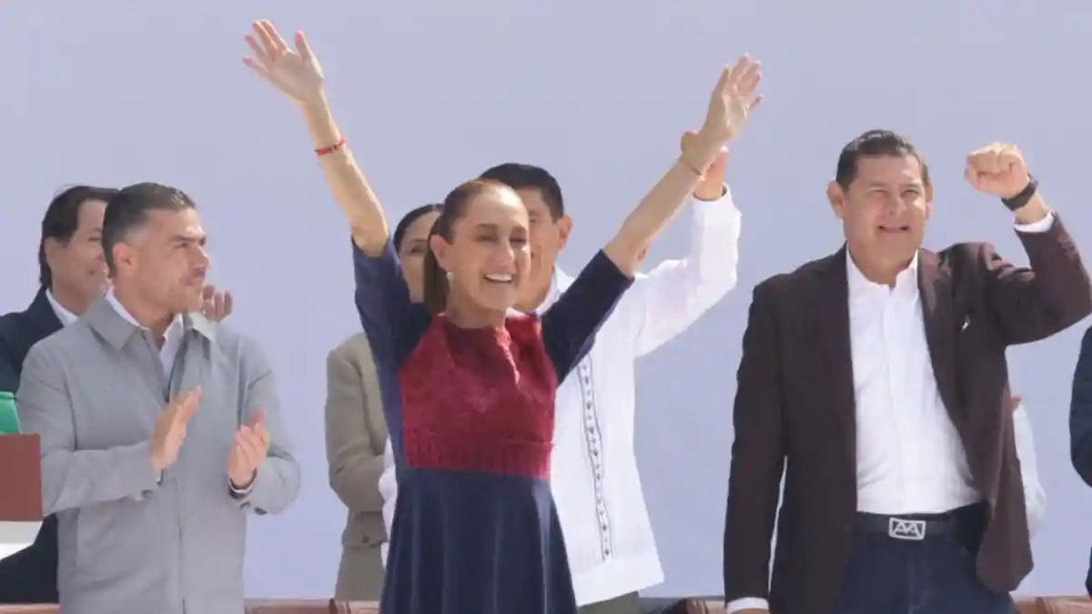 Armenta asiste a la celebración de los 7 años de la Cuarta Transformación.