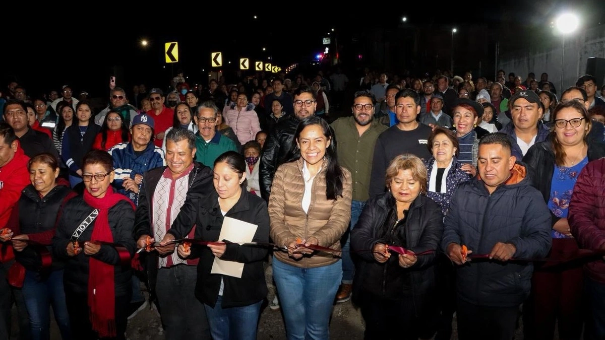 Ariadna Ayala impulsa vialidades más seguras con alumbrado solar en Atlixco