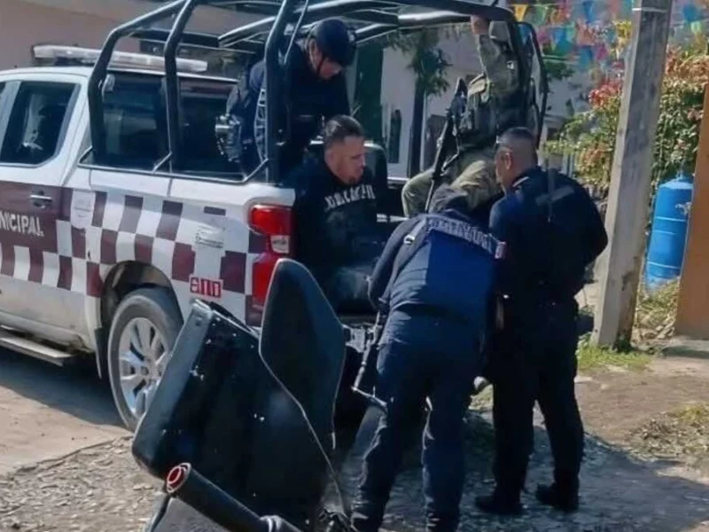 Persecución y balacera en Xicotepec termina con dos detenidos