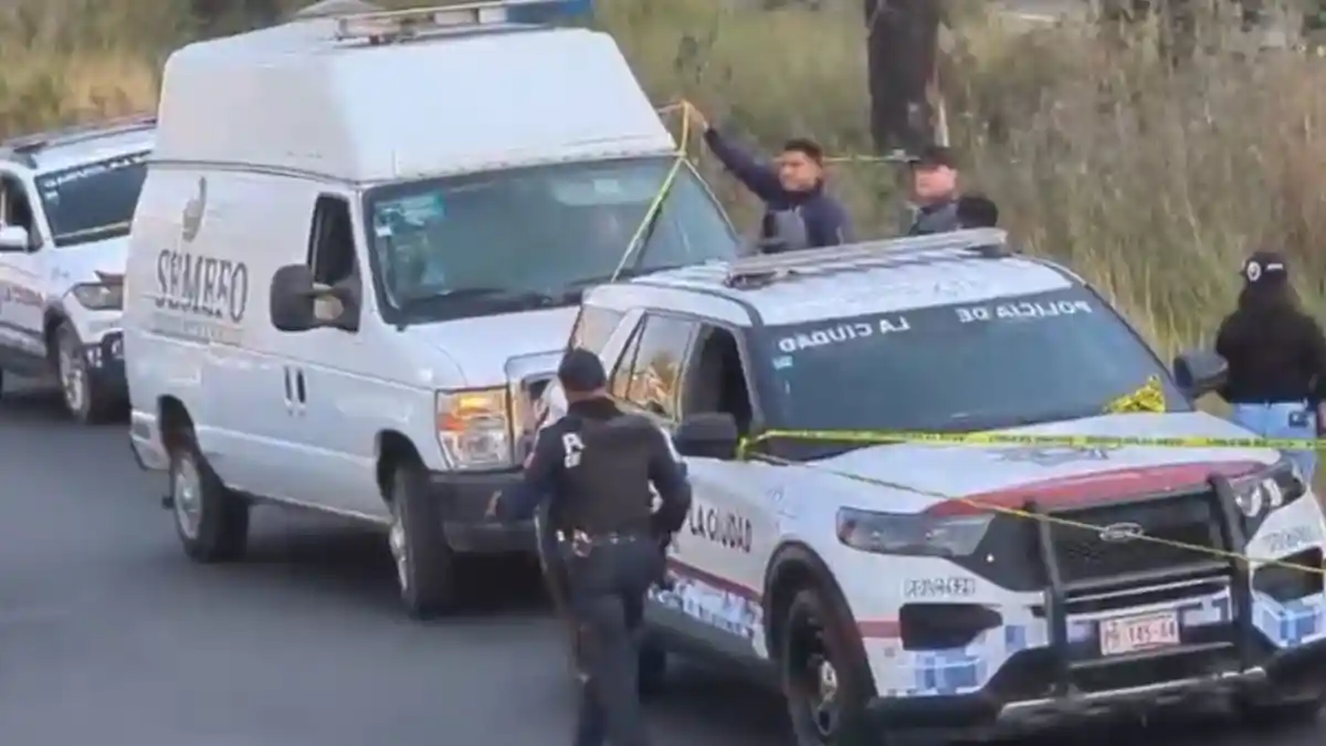 Encuentran el cuerpo de un hombre en la autopista México-Puebla.