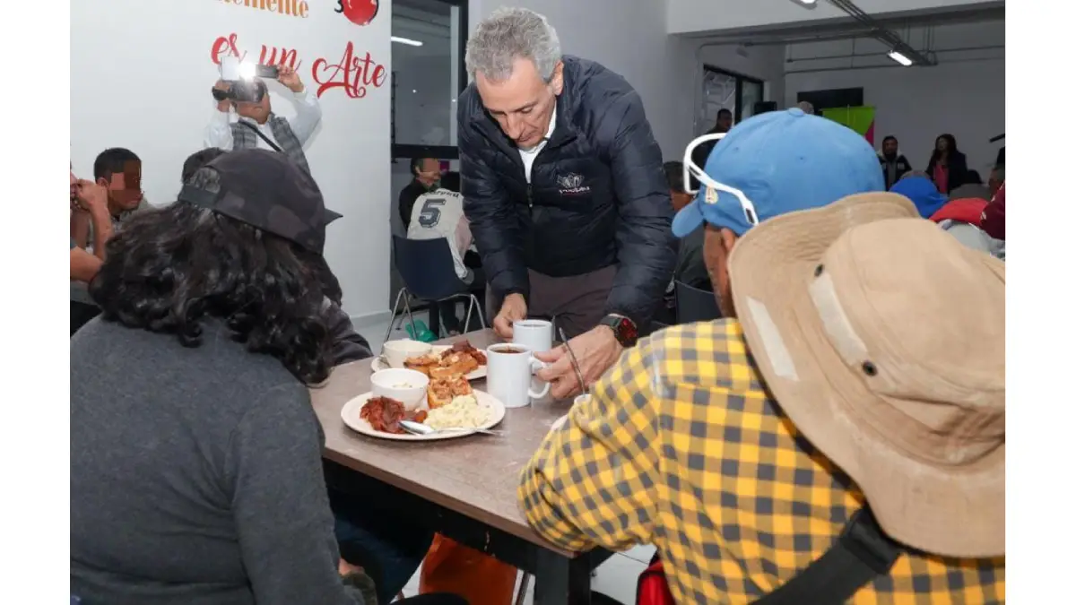 Pepe Chedraui y MariElise Budib encabezan convivencia navideña en el Dormitorio Municipal