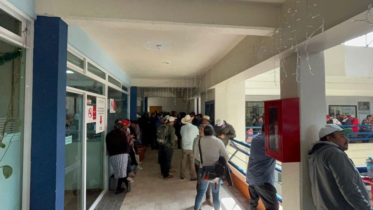 Agricultores ligados a “El Toñín” ahora toman las instalaciones de Conagua