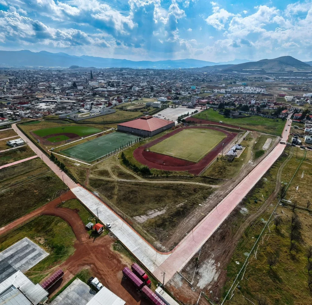 El Ayuntamiento de Chignahuapan inauguró la avenida “Andrés Manuel López Obrador” en honor al expresidente de México.