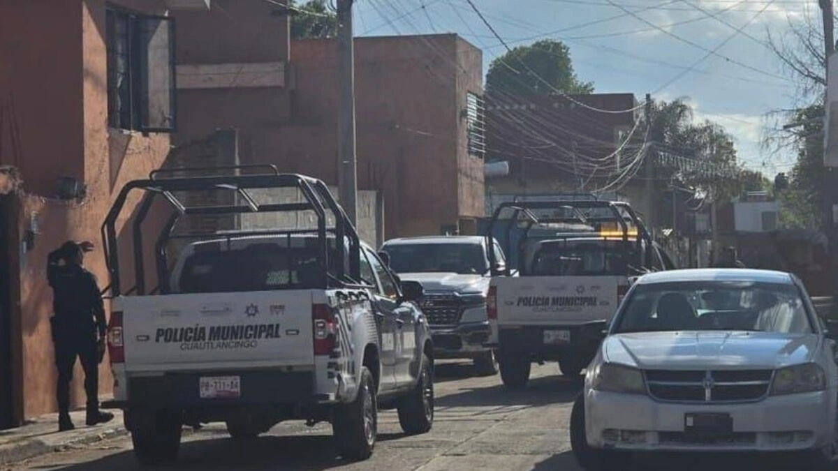 Policías de Cuautlancingo recuperan camioneta robada durante un asalto a un OXXO