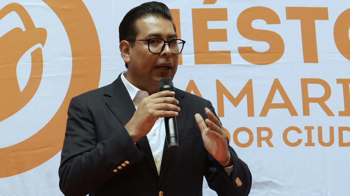 Néstor Camarillo pide a MC que lo haga candidato a la alcaldía de Puebla