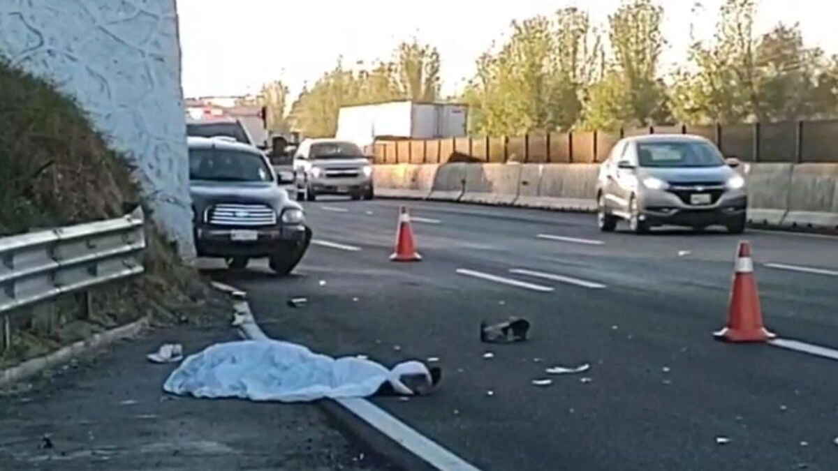 Conductor muere atropellado al bajarse de su unidad en la México-Puebla