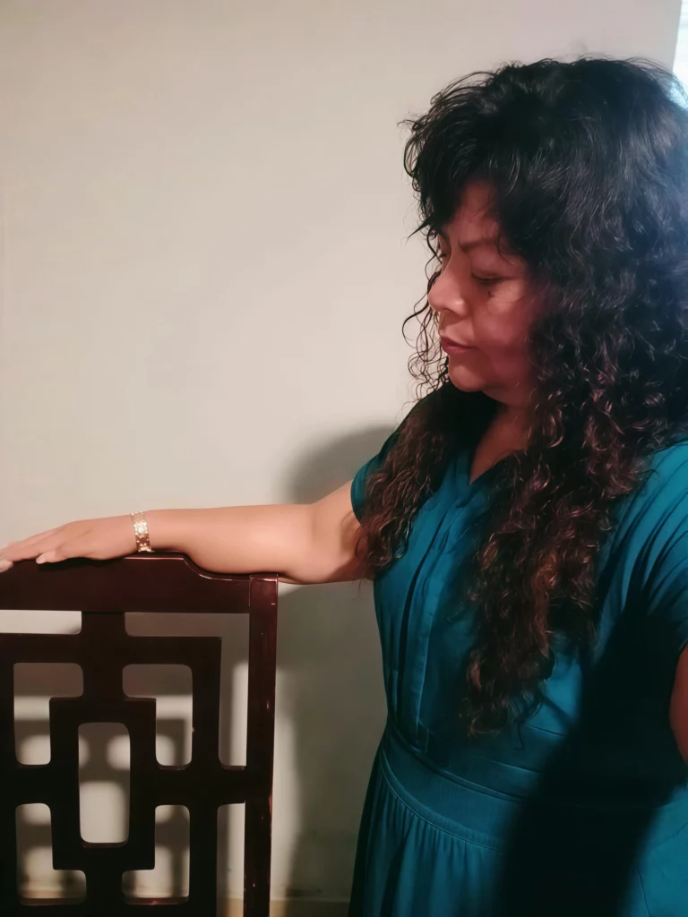 La familia de Karla Alejandra Tela Flores volverá a sentarse a la mesa esta Navidad con una ausencia que pesa más que nunca.