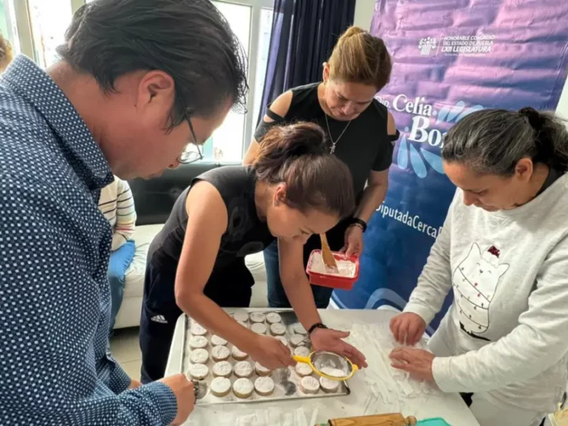 Promueve Celia Bonaga talleres para activar la economía familiar