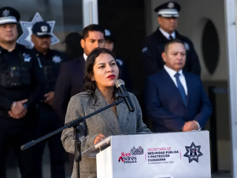 Equipa Lupita Cuautle a Policía y Protección Civil de San Andrés Cholula