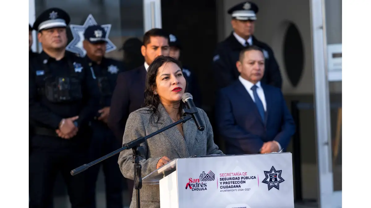 Equipa Lupita Cuautle a Policía y Protección Civil de San Andrés Cholula