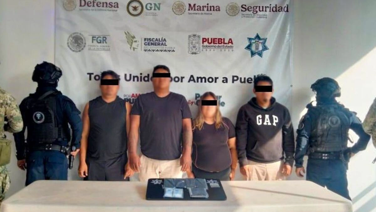 Detienen a cuatro extorsionadores de comerciantes en Tehuacán