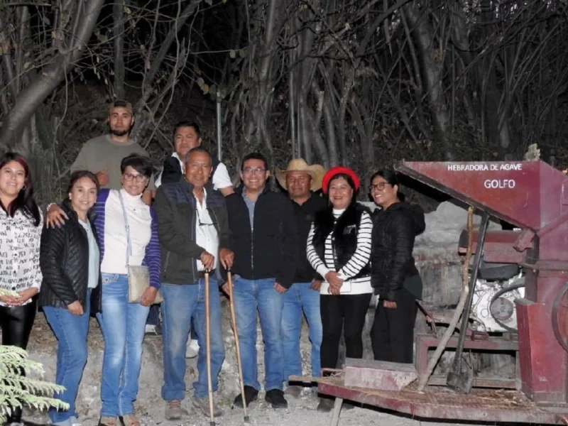 Destaca Pavel Gaspar importancia del mezcal en la cultura y la economía local