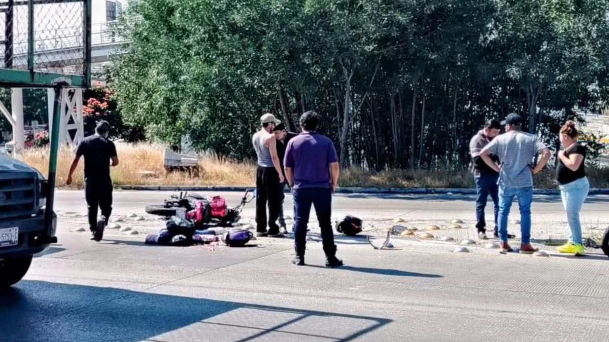 Muere motociclista aplastada por un tráiler en el Periférico Ecológico: tenía 3 hijos