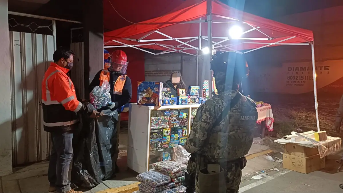 Decomisan 100 kilogramos de pirotecnia ilegal en operativo "navidad segura" en Huejotzingo