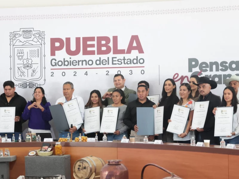 Puebla cerrará 2025 produciendo un millón de litros de mezcal