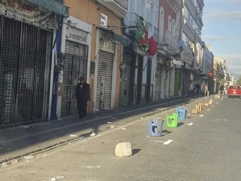 Los “viene viene”, dueños de los parquímetros en Puebla capital