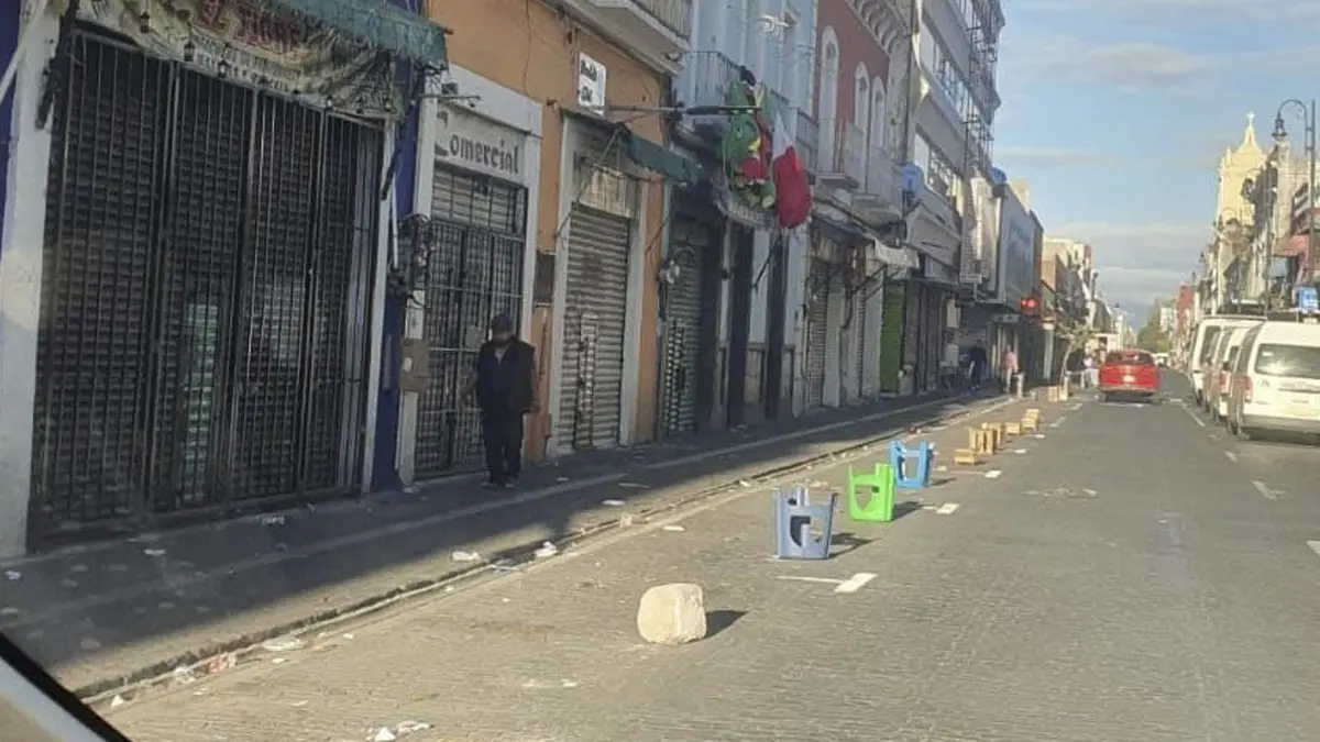 Los “viene viene”, dueños de los parquímetros en Puebla capital
