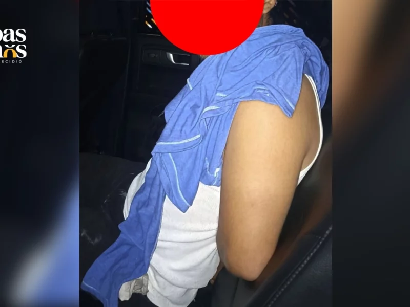 Detienen a hombre por desarmar a un policía en Plaza Dorada
