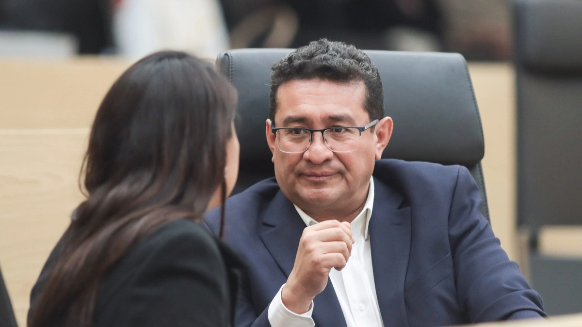 Congreso pide al Ayuntamiento de Puebla aplicar la ley contra franeleros 