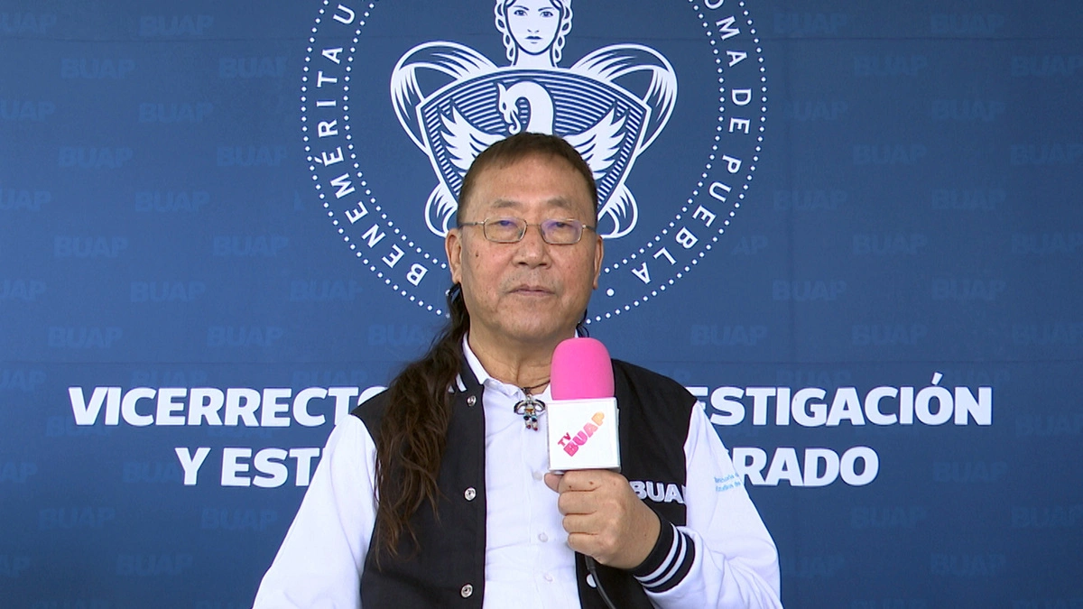 Imparte el reconocido físico Chang Kee Jung conferencia en la BUAP