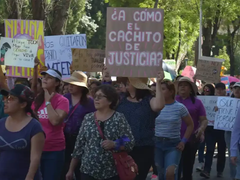 A tres meses del feminicidio de una maestra en Puebla, su hijo sigue prófugo.