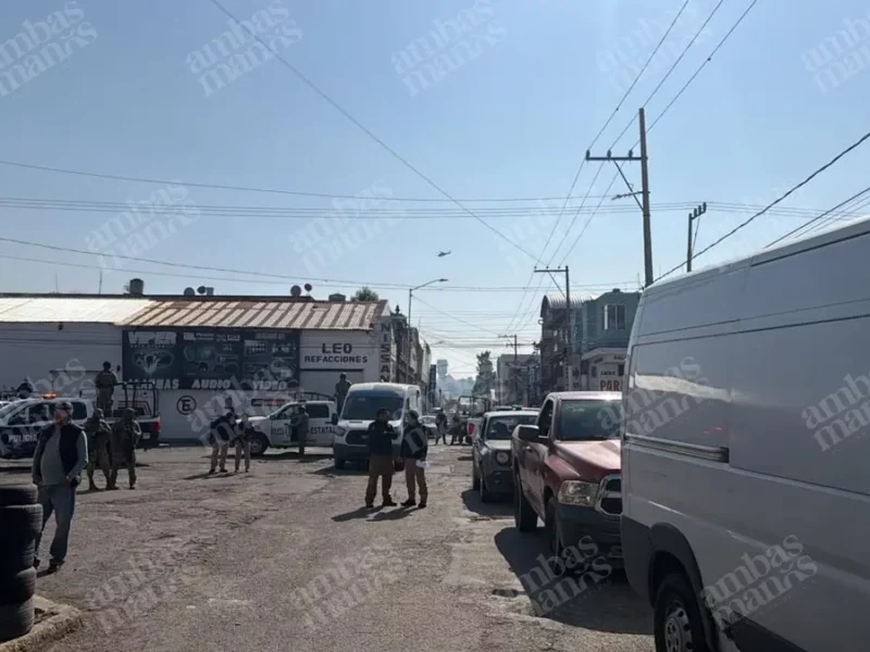 Fiscalía catea locales de autopartes en la 46 Poniente  
