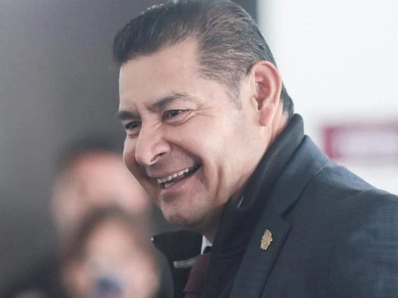 Vienen cambios “naturales” en el gobierno de Puebla, adelanta Armenta 