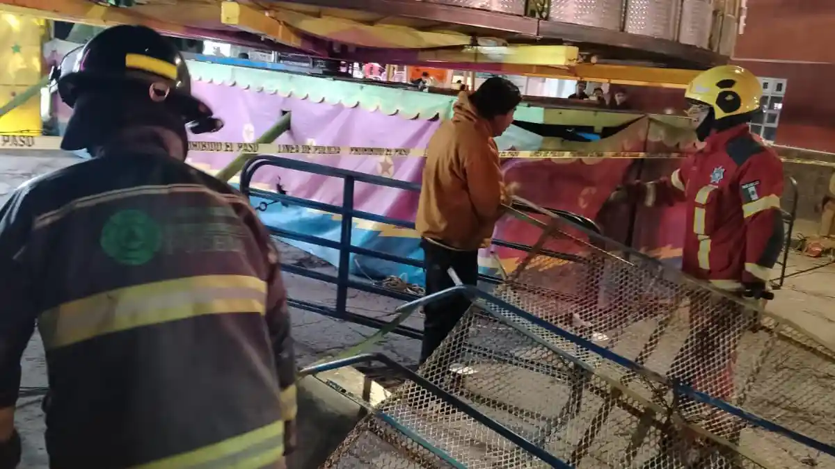 VIDEO: Caen tres personas de un juego mecánico en Lomas de Castillotla