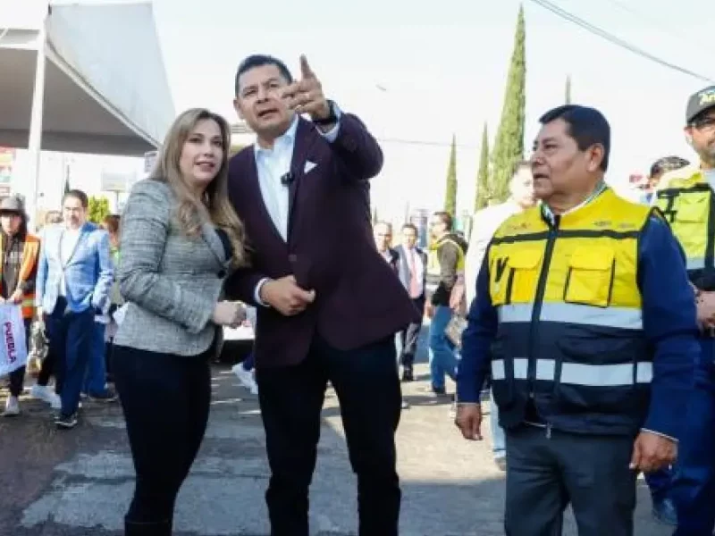 Cierra fuentes de saqueo Gobierno de Puebla con Obra Comunitaria y maquinaria.