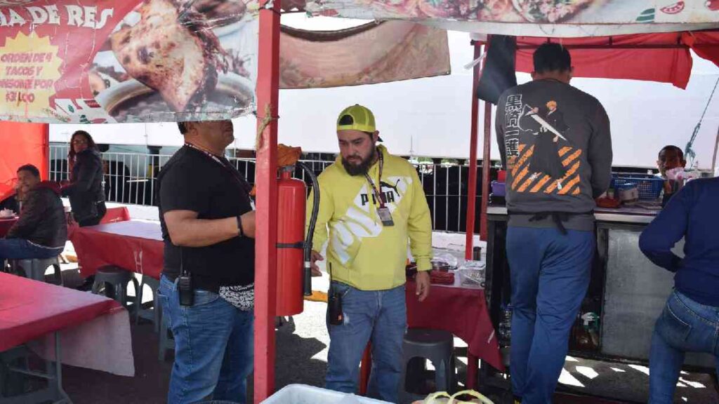 Operativo de inspección, revisan el lugar.