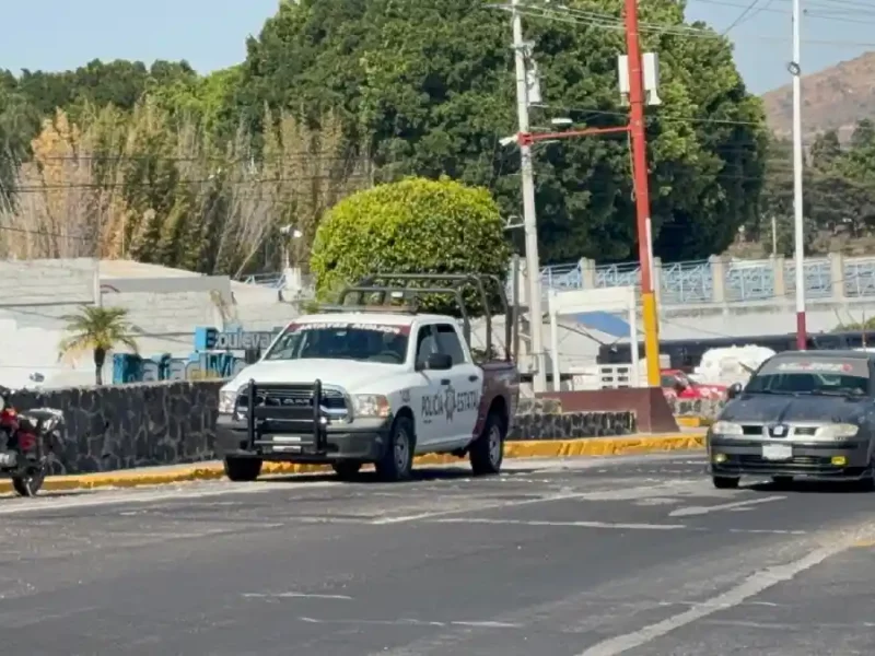 Persecución de película en la autopista Puebla-Atlixco deja un detenido.