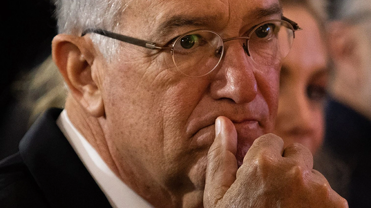 En abonos chiquitos, Ricardo Salinas comienza a pagar los 32 mil mdp que adeuda al SAT