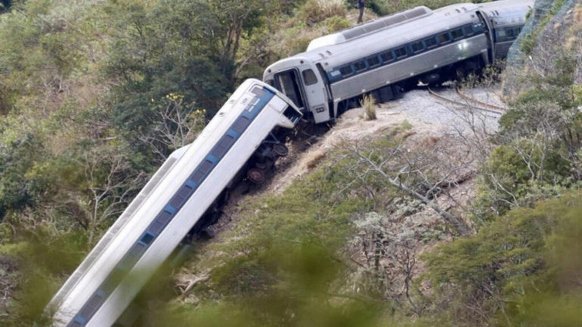 Descarrilamiento del Tren Interoceánico ocurrió por exceso de velocidad; cae el maquinista
