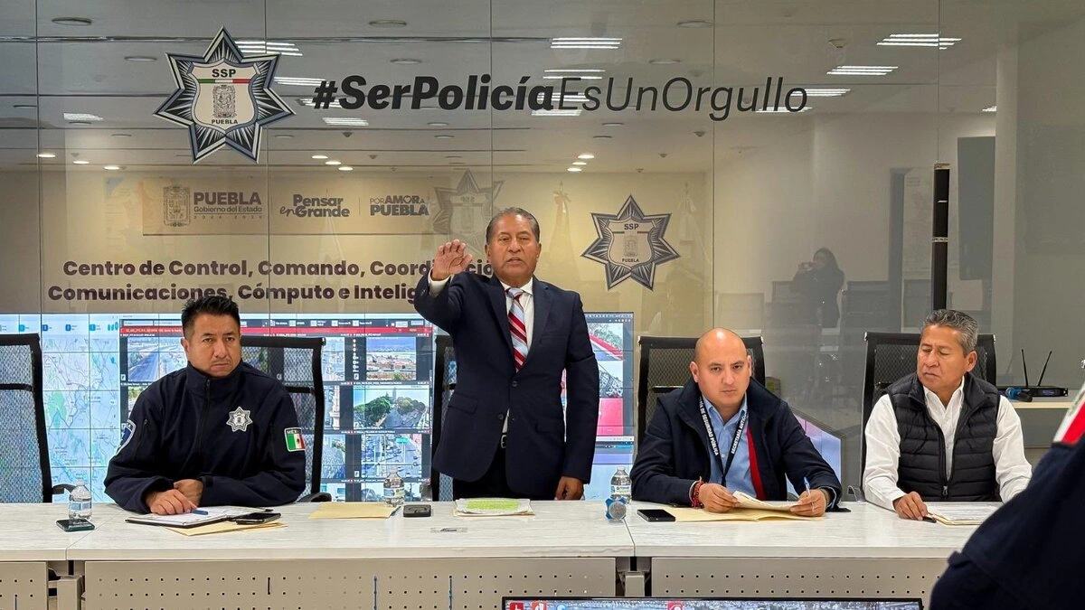 César Castellanos deja Policía Auxiliar de Puebla; lo sustituye Hipólito Osorio 