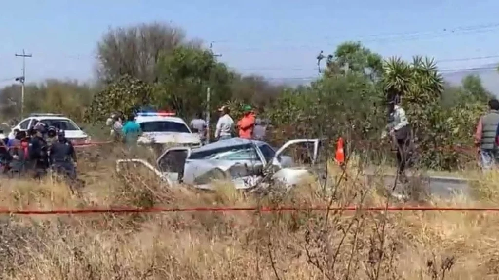 Hombre pierde la vida en accidente automovilístico en Tlacotepec de Benito Juárez