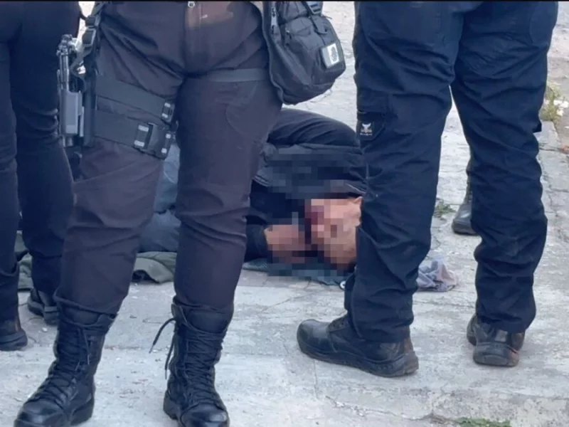 VIDEO: Vecinos de la colonia Santa María golpean a ladrón de autopartes 