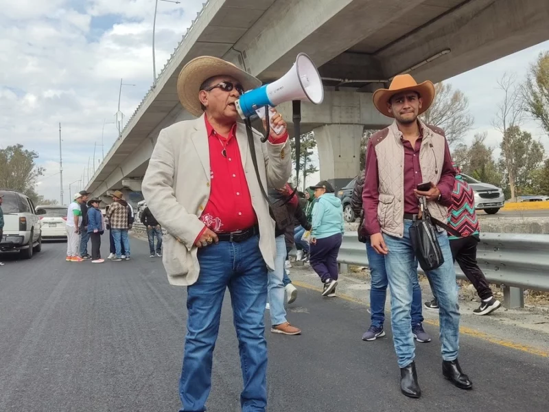Desquicia la "28 de Octubre" la autopista México-Puebla con manifestación