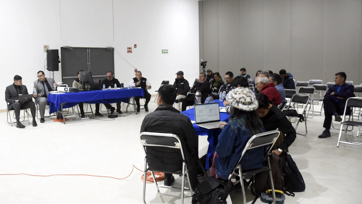 Realiza BUAP mesas de trabajo con estudiantes