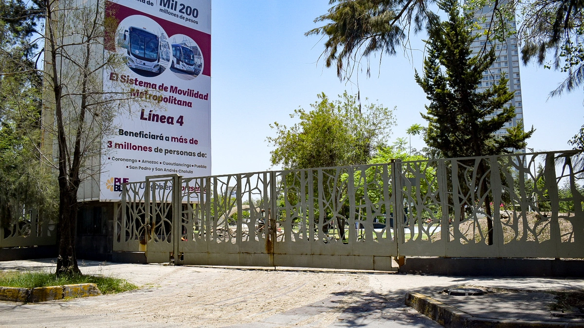 “Cállate desgraciada”, así le robaron las llantas a una abogada afuera del Parque del Arte