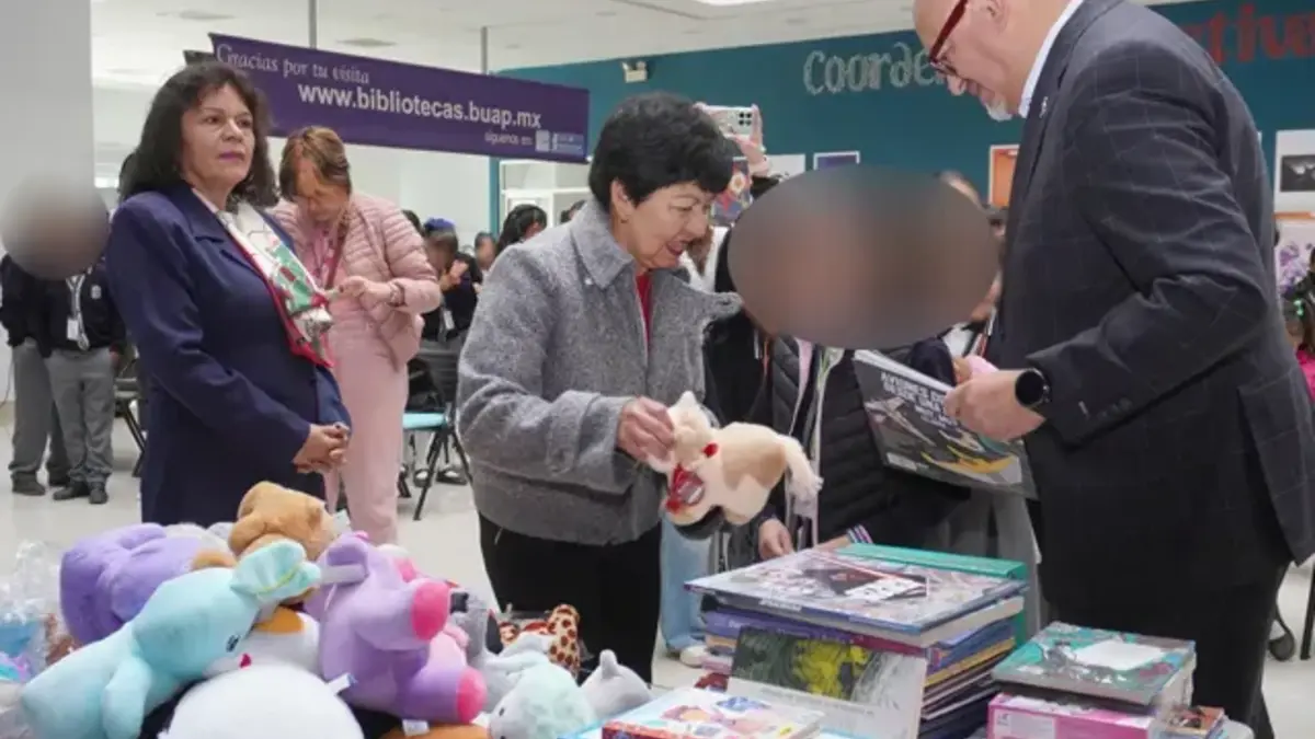La rectora de la BUAP participa en la campaña “Regala una sonrisa”