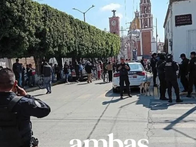 Pobladores de San Gregorio Atzompa se manifiestan para pedir la destitución del alcalde