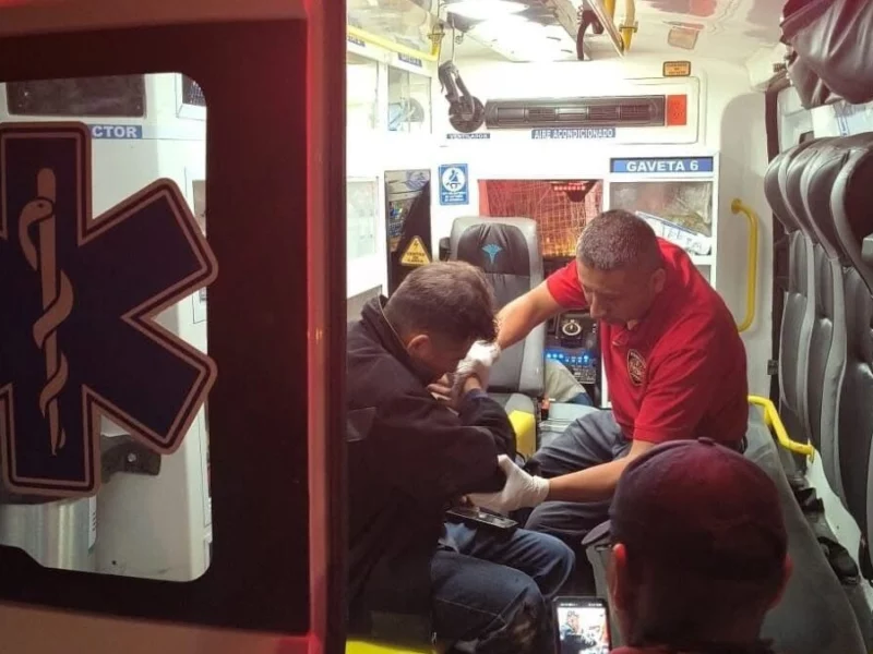 Edil de Tepetzingo intenta frenar riña y termina golpeado