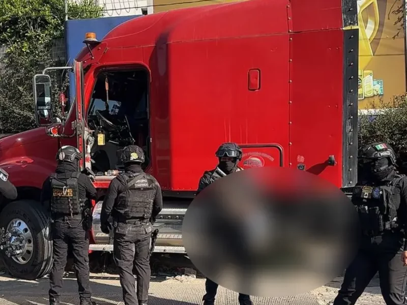 Recuperan tráiler robado y detienen a un hombre en la lateral de la México-Puebla 
