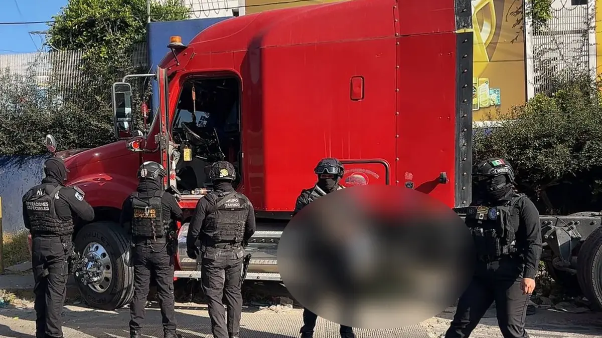 Recuperan tráiler robado y detienen a un hombre en la lateral de la México-Puebla 