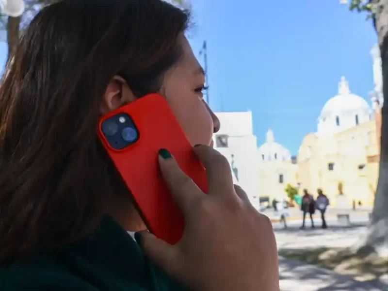 En 2025, diariamente 75 mujeres llamaron a la línea del 911 en Puebla.