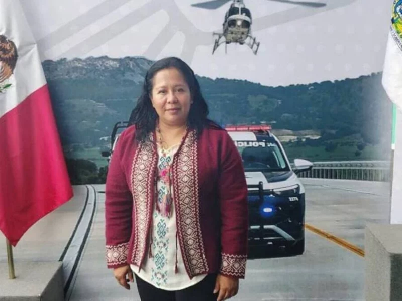 Balean camioneta de la presidenta municipal de Ayotoxco de Guerrero en la Amozoc-Perote