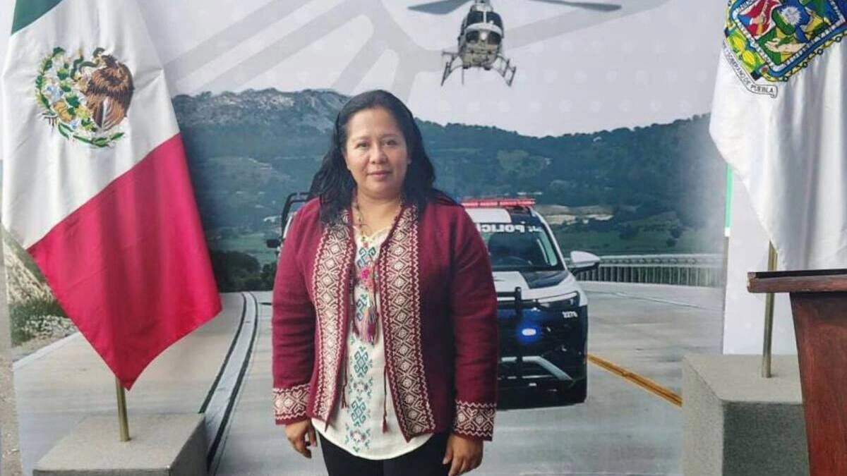 Balean camioneta de la presidenta municipal de Ayotoxco de Guerrero en la Amozoc-Perote