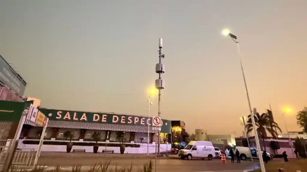 Balacera en la Sala de Despecho de la Isla de Angelópolis deja tres muertos y dos heridos.