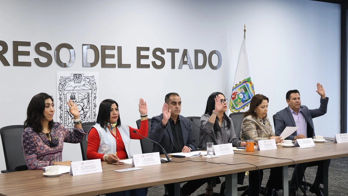 Aprueban en comisión que Fiscalía de Puebla incluya intérpretes indígenas y de señas 